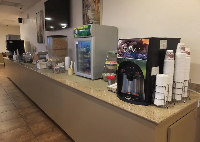 Quality & Havasu Hotel