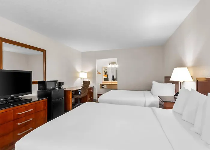 Quality & Havasu Hotel
